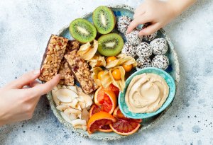 Building a Healthy Snacking Habit That Lasts